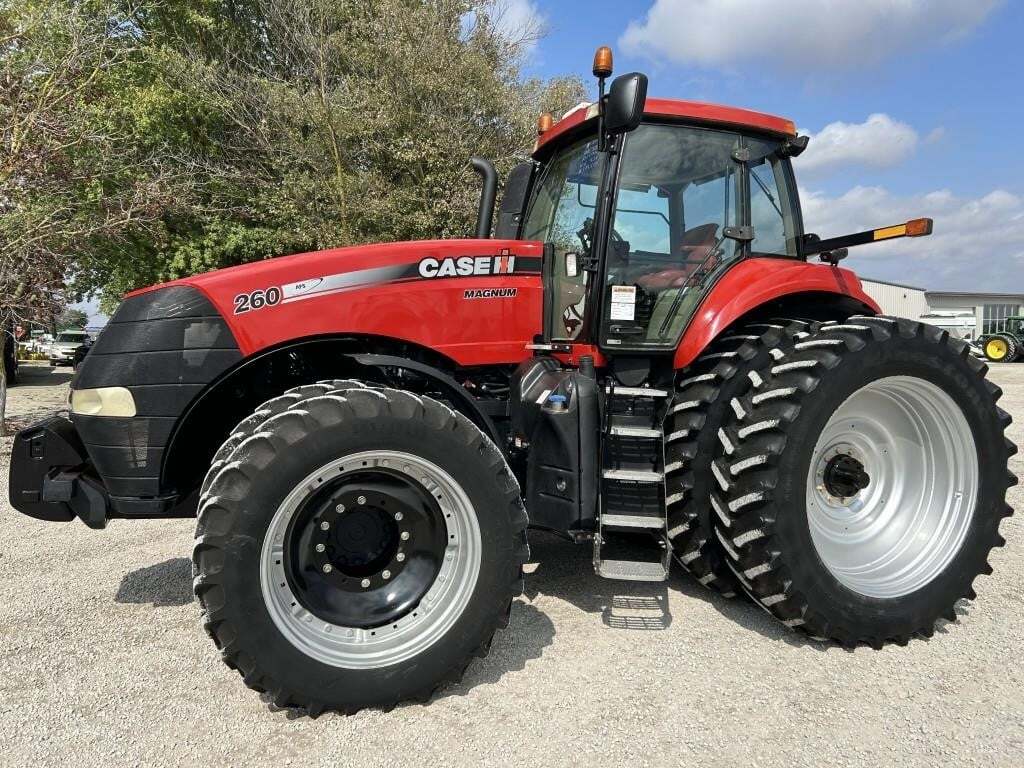 2013 Case IH Magnum 260