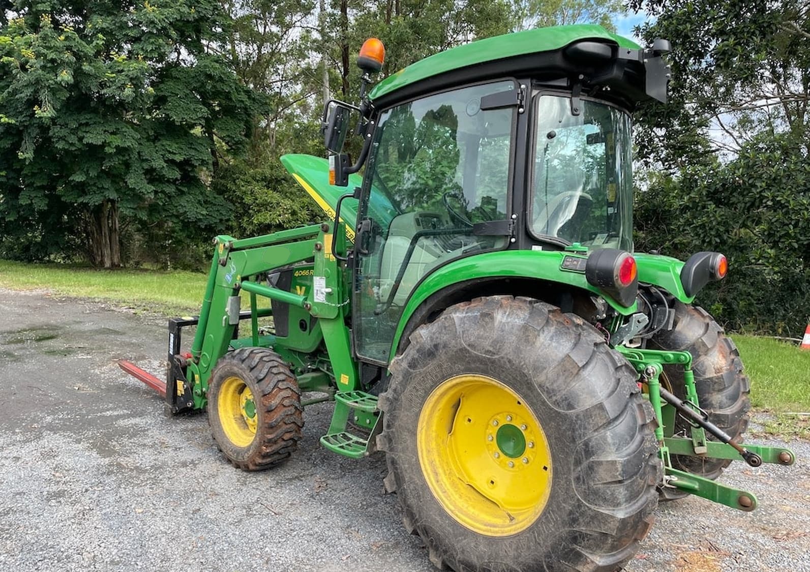 2018 John Deere 4066R