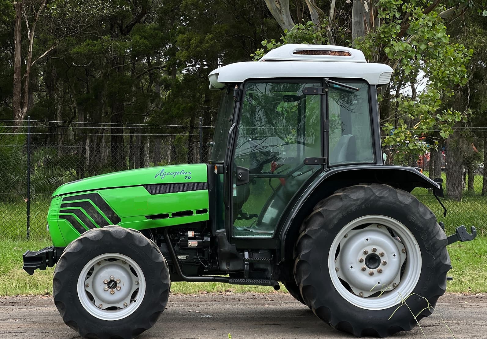2004 Deutz-Fahr Agroplus 70