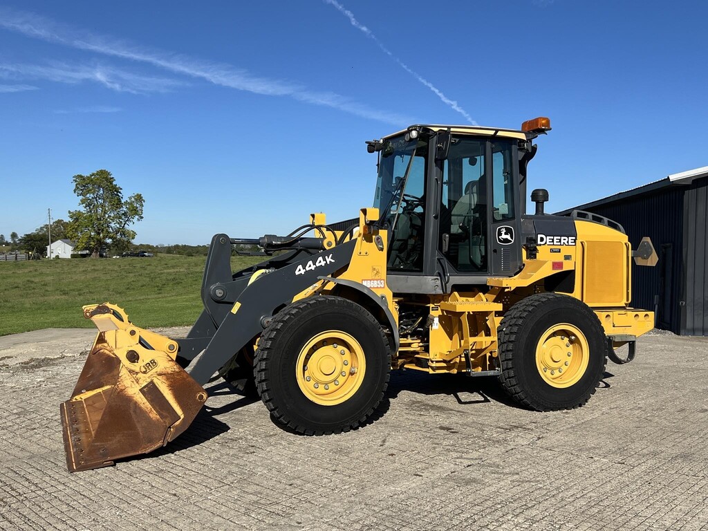 2010 John Deere 444K