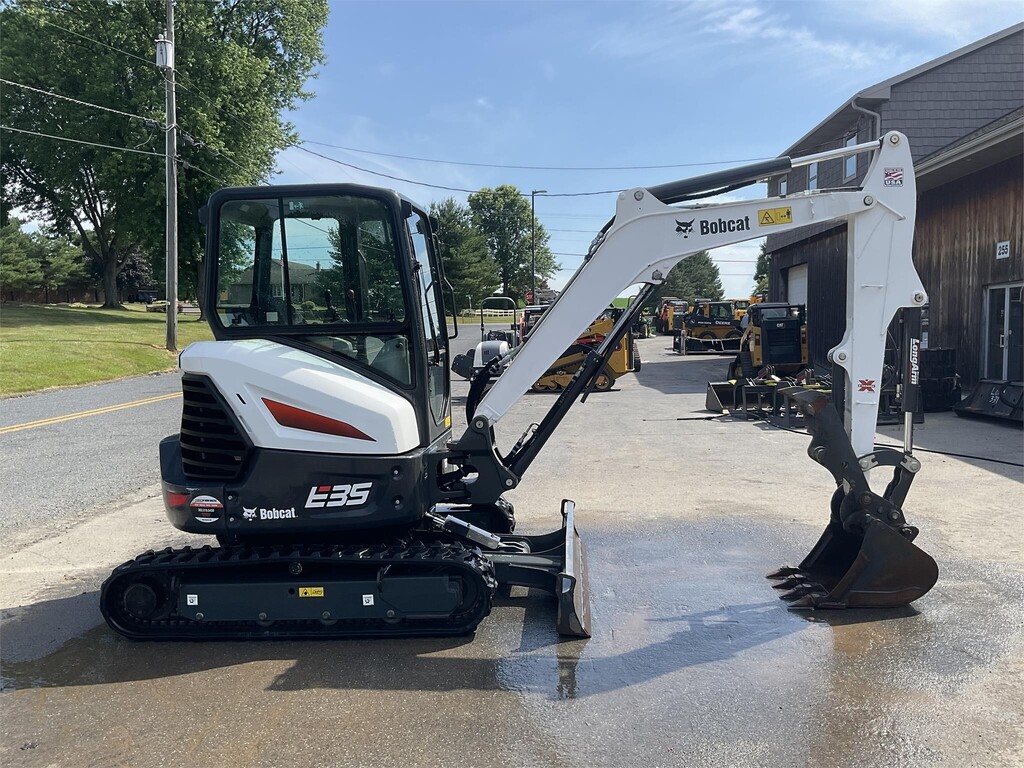 2021 Bobcat E35