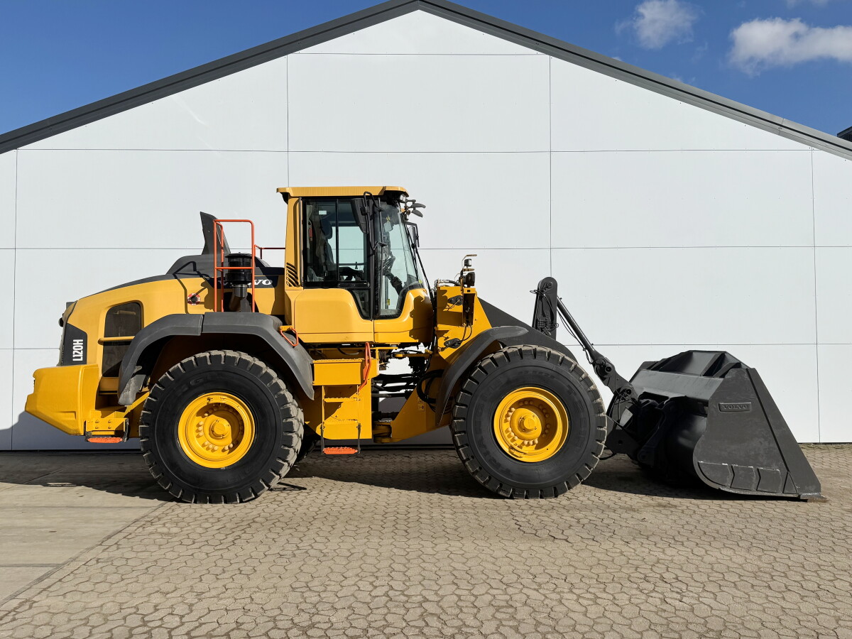 2017 Volvo L120H
