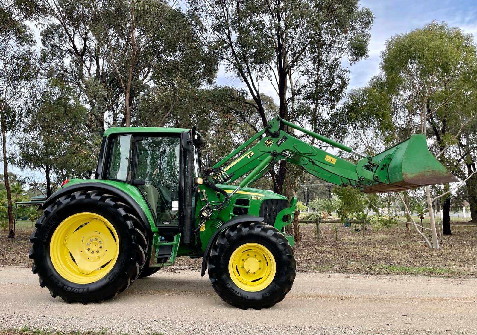 2012 John Deere 6230